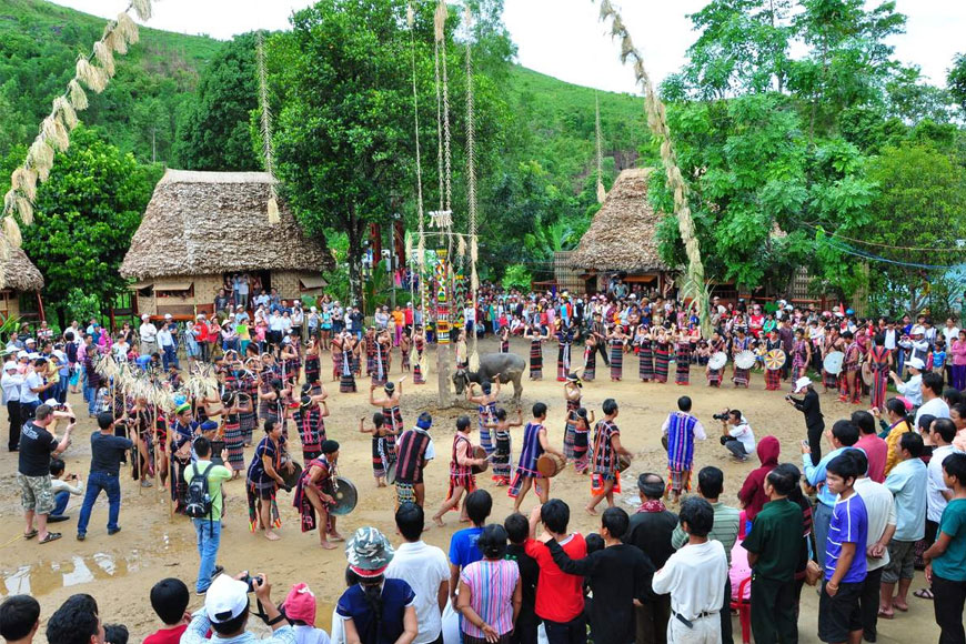 Lễ hội Roóng Poọc