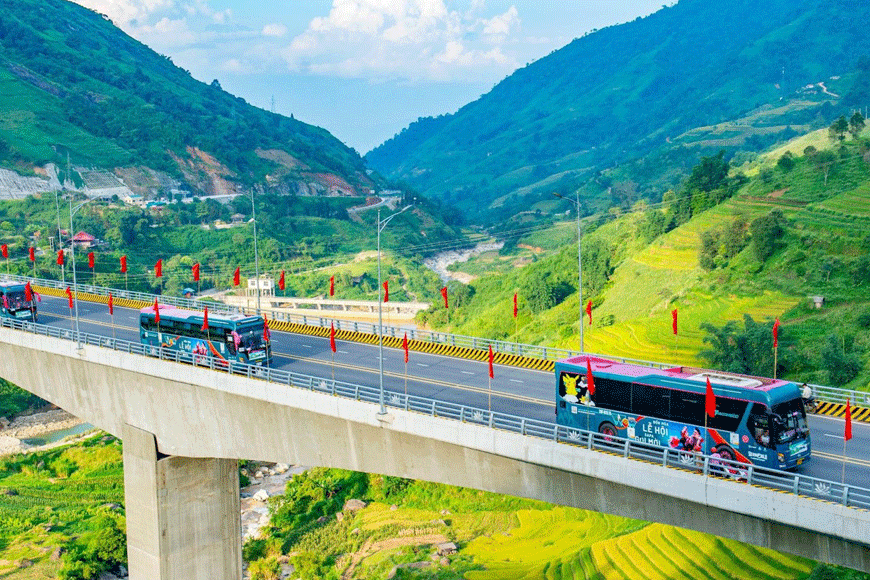 Tuyến đường nối và cầu cạn tại Sapa tạo điều kiện cho mọi phương tiện lưu thông. Ảnh: sưu tầm