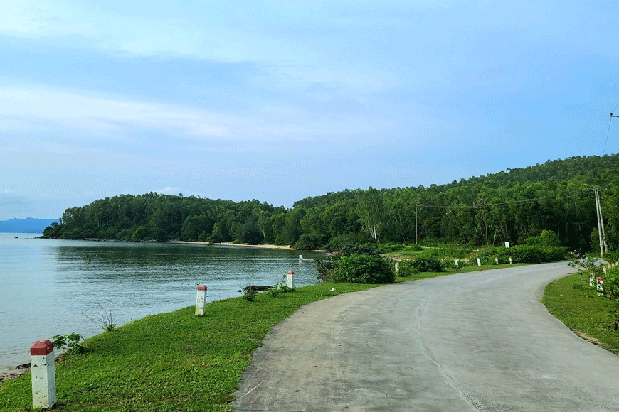 Con đường đi dạo tại Minh Châu. Ảnh: sưu tầm