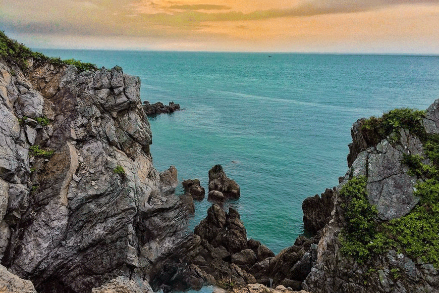 Eo Gió Quan Lạn với vẻ đẹp ấn tượng. Ảnh: sưu tầm