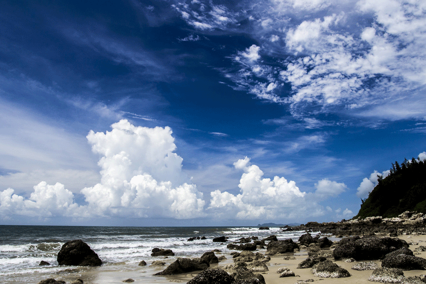 Bãi biển Sơn Hào. Ảnh: sưu tầm