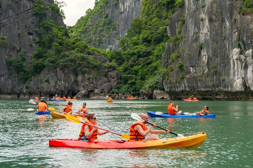 cheo kayak ha long