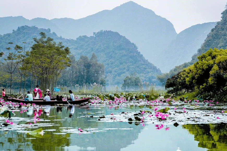 Bên dòng suối Yến. Ảnh: sưu tầm