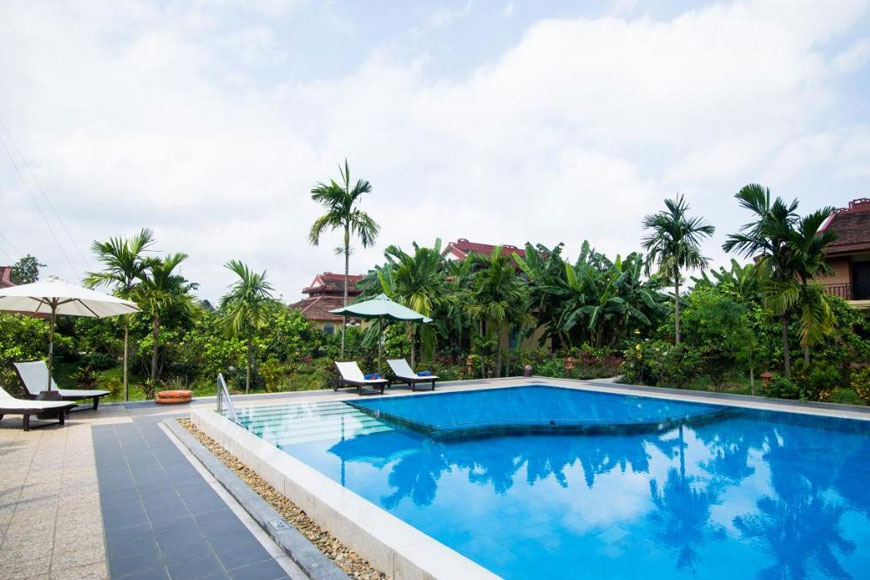 Khu vực bể bơi của resort. Ảnh: Sưu tầm 