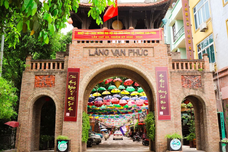 Làng lụa Vạn Phúc. Ảnh: Sưu tầm 