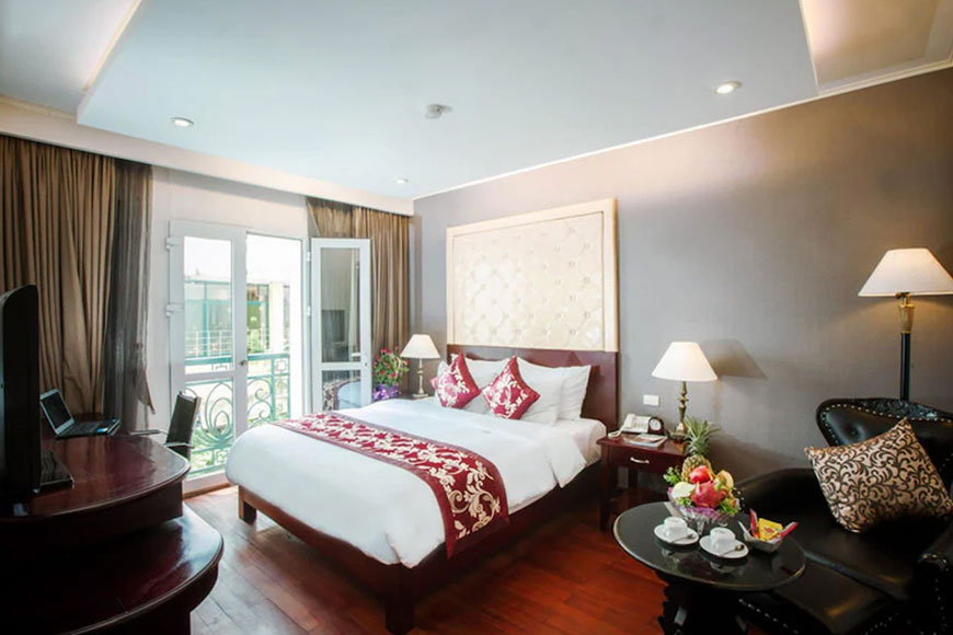 Tọa lạc trên con phố Mã Mây, Medallion Hanoi luôn phục vụ du khách trong trạng thái tốt nhất. Ảnh: Sưu tầm 