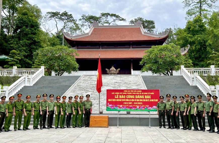 Đoàn đại biểu tham quan k9 Đá Chông