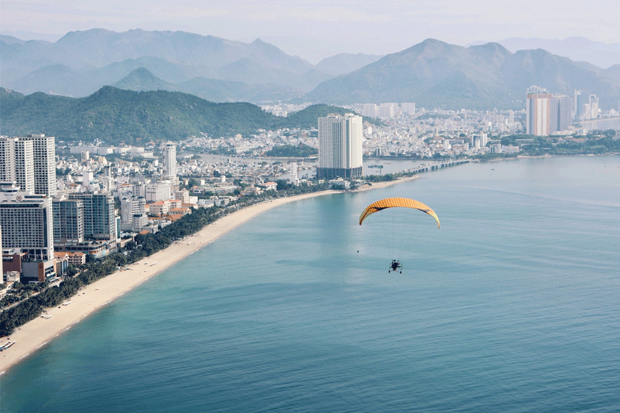 Du khách nên cân nhắc thời điểm phù hợp cho chuyến du lịch Nha Trang. Ảnh: sưu tầm