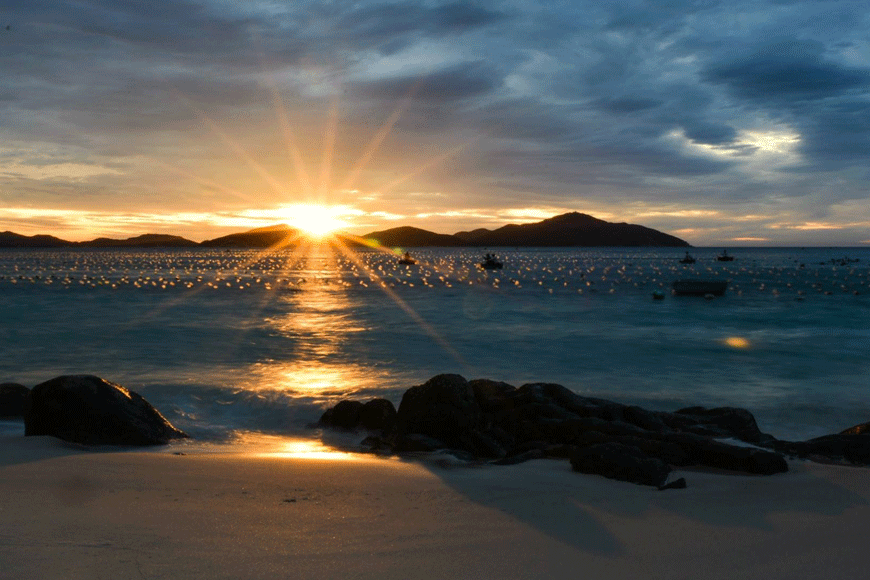 Bình minh tại Bãi Ngang tuyệt đẹp. Ảnh: sưu tầm