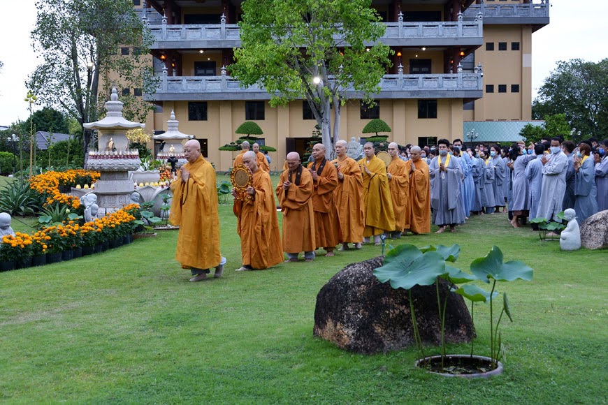 le chua hue nghiem