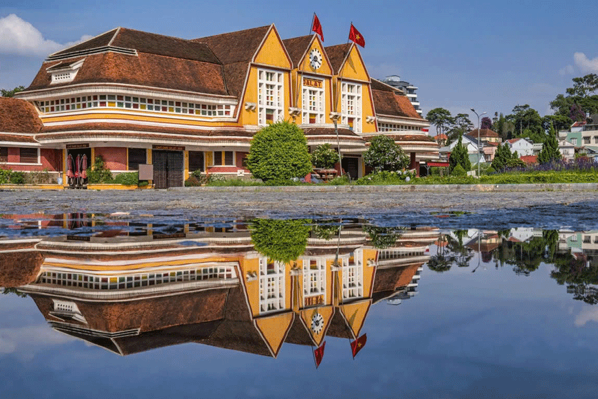 Vẻ đẹp vintage tại ga Đà Lạt. Ảnh: sưu tầm