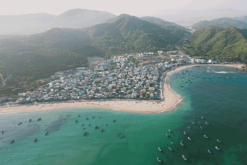 Vẻ đẹp yên bình của làng chài Nhơn Hải. Ảnh: sưu tầm