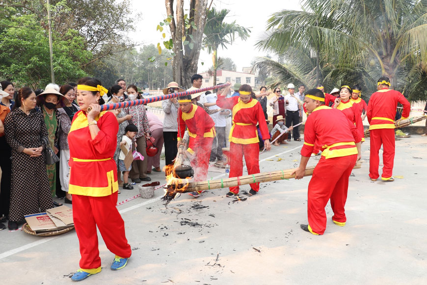 Lưu ý khi đến tham quan lễ hội Đền Sòng Sơn. Ảnh: Sưu tầm 