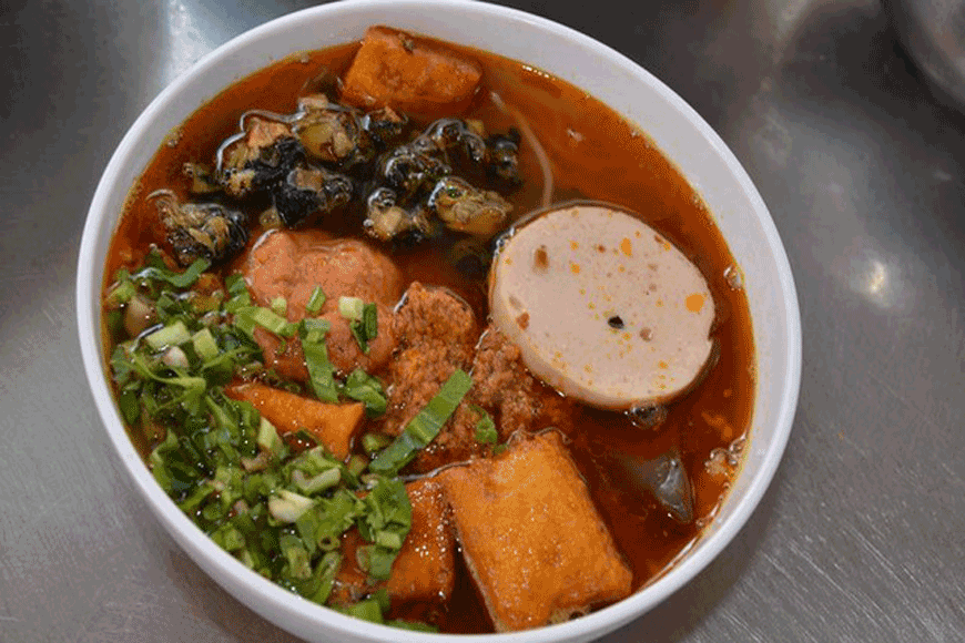 Bún canh siêu topping tại quán Cô Hoa Ninh Bình. Ảnh: sưu tầm