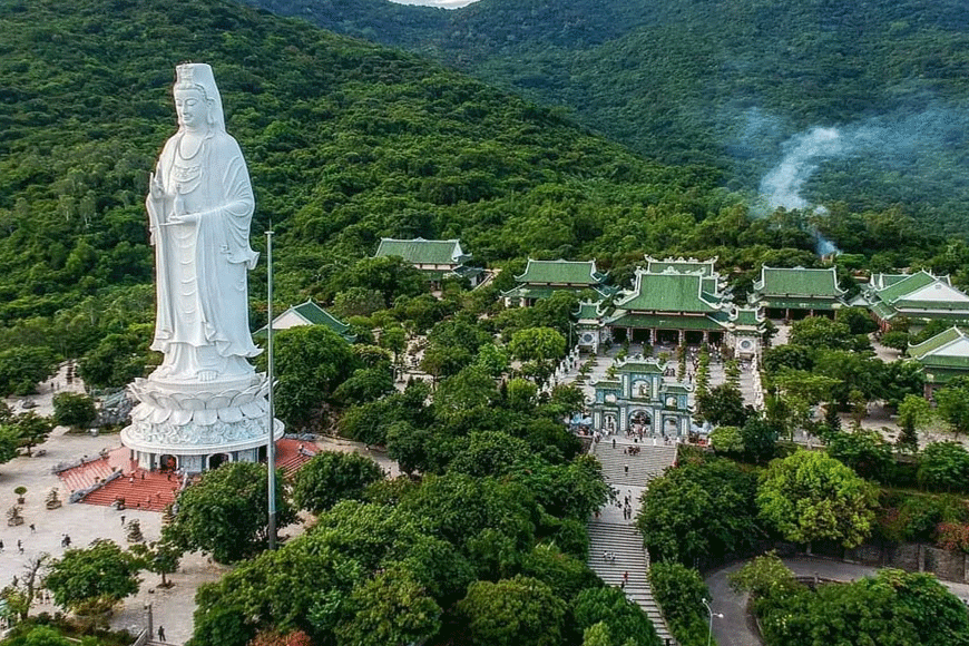 Chùa Linh Ứng Bãi Bụt. Ảnh: sưu tầm