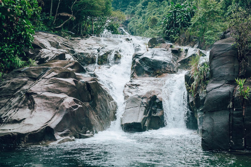 Suối Mơ tuyệt đẹp ở Huế. Ảnh: Sưu tầm 