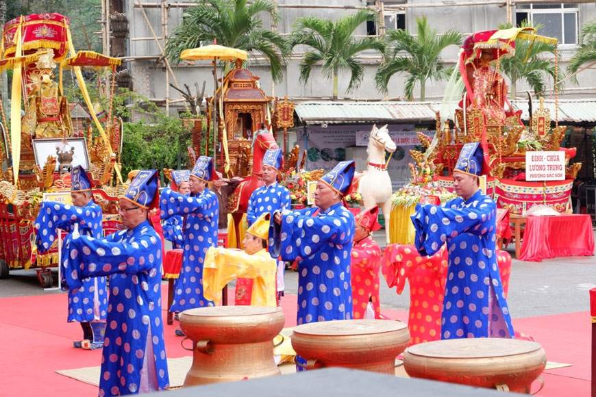 Nghi thức tâm linh trong lễ hội. Ảnh: Sưu tầm 