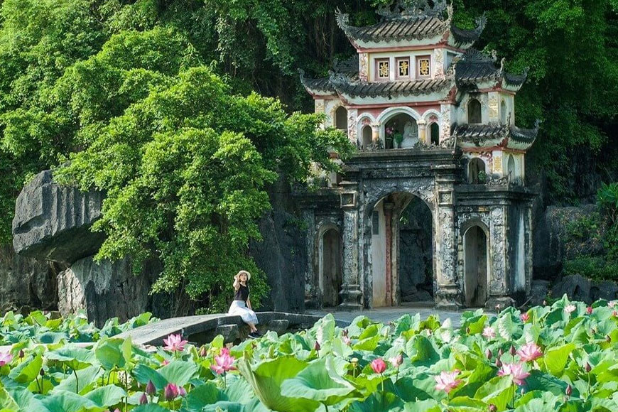 Khung cảnh Tam Cốc Bích Động siêu đẹp thu hút du khách tới check in. Ảnh: Sưu tầm