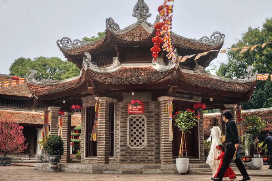 Thời điểm nên đi chùa, xin lộc đầu năm. Ảnh: sưu tầm