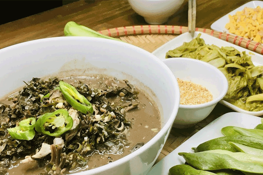 Canh lá đắng độc đáo. Ảnh: sưu tầm