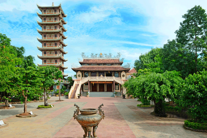 Không gian chùa Cam Lộ. Ảnh: sưu tầm