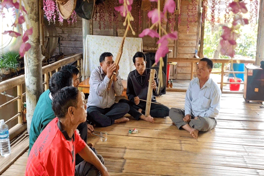 Trải nghiệm thú vị tại Bản dân tộc Vân Kiều. Ảnh: sưu tầm