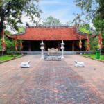 Nghi thức rước kiệu thu hút nhiều người dân. Ảnh: sưu tầm