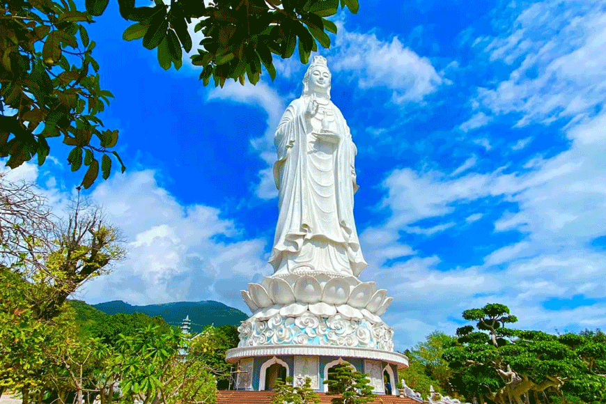 Chùa Linh Ứng Sơn Trà. Ảnh: sưu tầm