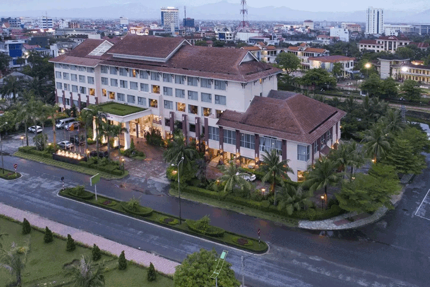 Khách sạn nằm ngay tại trung tâm thành phố. Ảnh: sưu tầm
