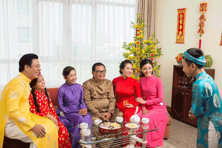 Chúc Tết gia đình. Ảnh: sưu tầm