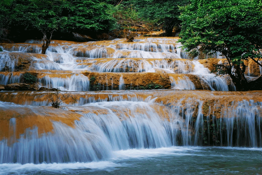 Thác Mây thơ mộng. Ảnh: sưu tầm