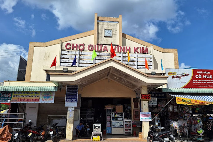 cho-giua-vinh-kim