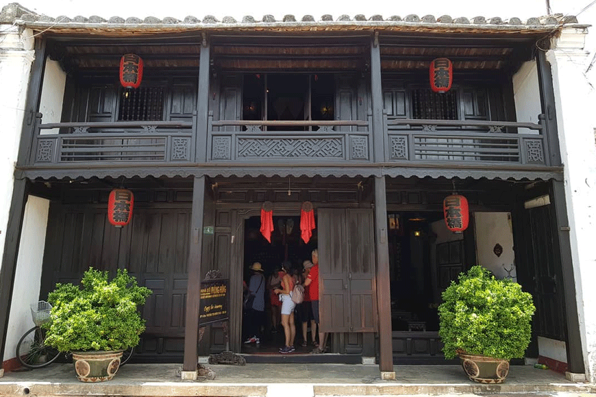 nha-co-phung-hung