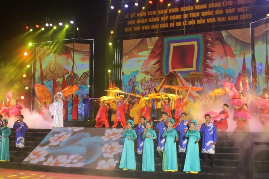 Bạn có thể di chuyển bằng nhiều cách để đến tham gia lễ hội. Ảnh: Sưu tầm 