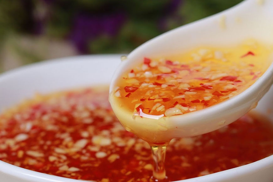 Nước mắm Phú Quốc - Sánh mịn từng giọt. Ảnh: Sưu tầm