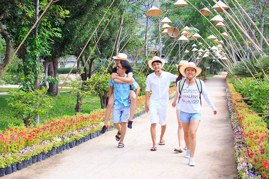 Trải nghiệm đảo Hoa Lan sẽ trở nên hoàn thiện hơn khi bạn chuẩn bị đầy đủ các vật dụng cần thiết. Ảnh: Sưu tầm 