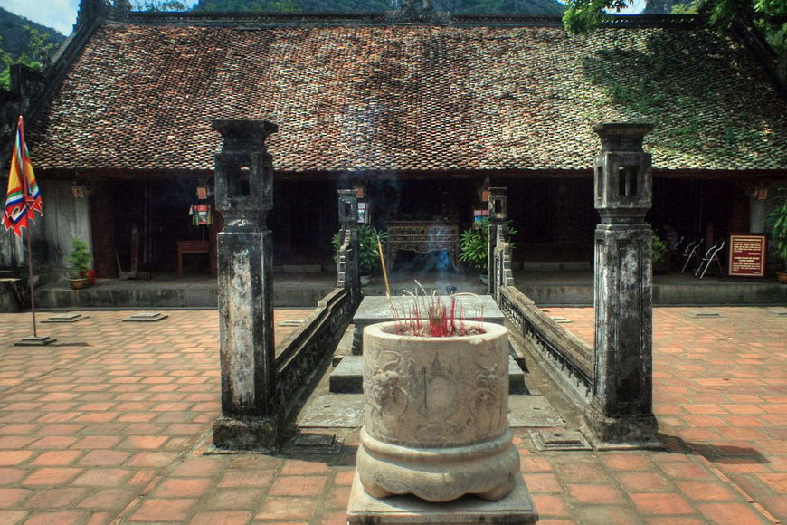 Đền thờ vua Lê Đại Hành là một trong những địa điểm tham quan thu hút du khách. Ảnh: Sưu tầm 