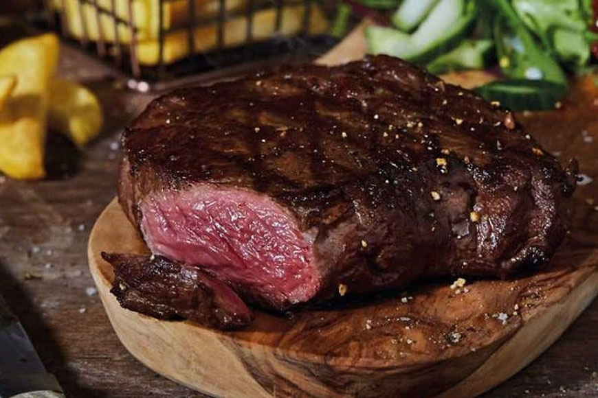 Món bò tái kiến đốt sở hữu đầy đủ hương vị. Ảnh: Sưu tầm 