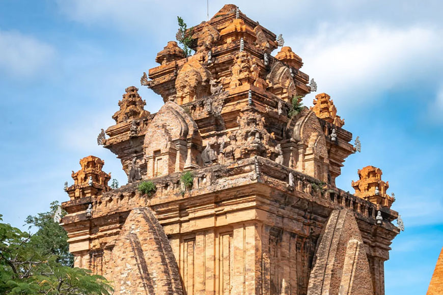Kiến trúc tổng thể của Tháp Bà. Ảnh: Sưu tầm 