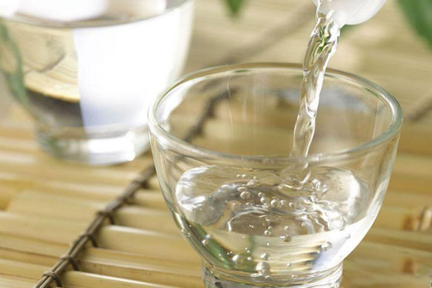 Rượu nếp thơm ngon là một thứ đồ uống không thể thiếu trong các dịp trọng đại. Ảnh: Sưu tầm 