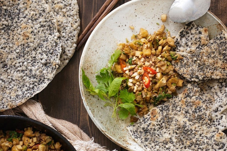 Bánh đa nướng vừng ở Nghệ An. Ảnh: Sưu tầm 