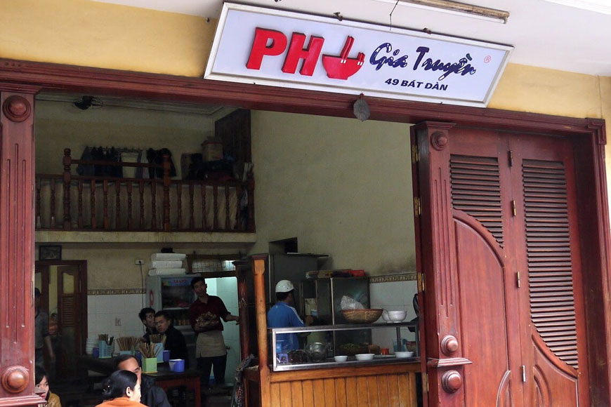 Quán phở Bát Đàn thân thuộc với đa số người dân Hà Nội. Ảnh: Sưu tầm