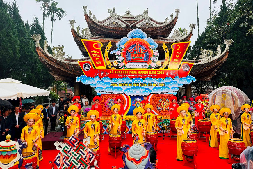 le-hoi-chua-huong-1