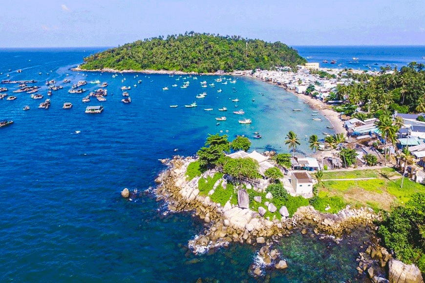 Tận hưởng vẻ đẹp yên bình tại Nam Du. Ảnh: sưu tầm