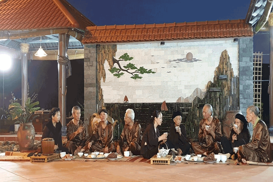 Gặp gỡ những người nghệ nhân nghề trà lâu năm. Ảnh: sưu tầm
