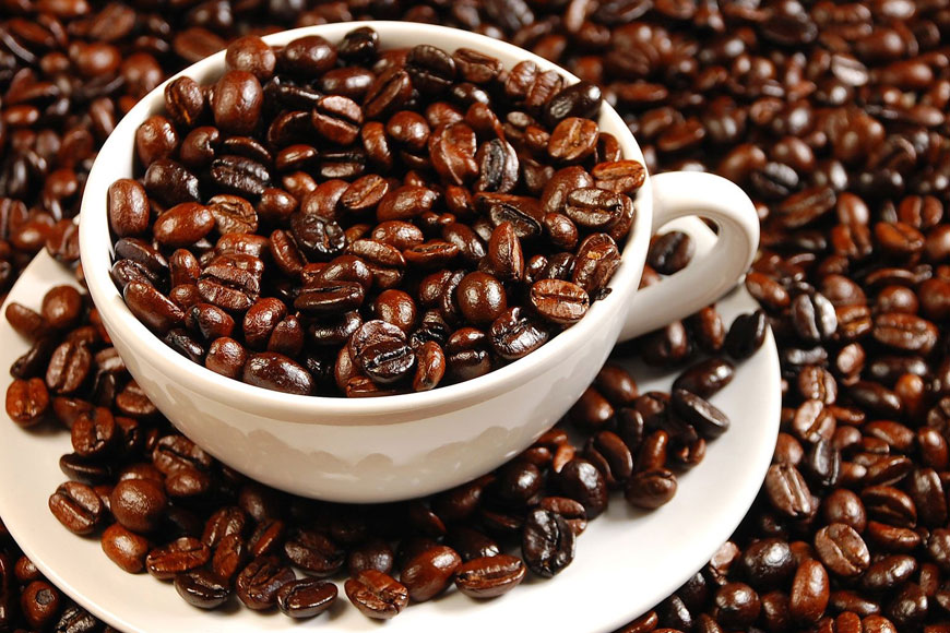 Thưởng thức cafe và giữ gìn cảnh quan chung. Ảnh: Sưu tầm