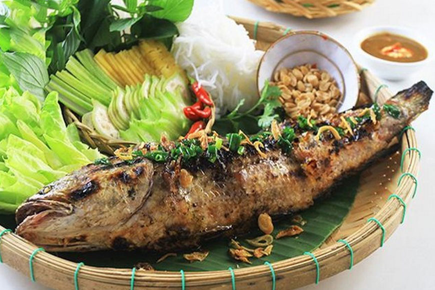 Cạo bỏ lớp vỏ cháy bên ngoài. Ảnh: Sưu tầm 