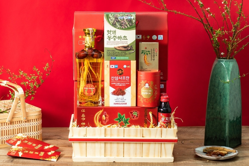 Cẩm nang mua sắm Tết: Những món quà ý nghĩa cho người thân và bạn bè